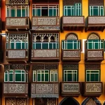 서사 구조 분석 - A bustling traditional Arabic souk at golden hour, filled with the rich aroma of spices and hot Arab...